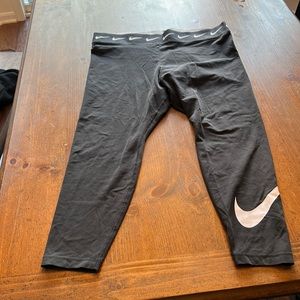 Black Nike 7/8 Legging